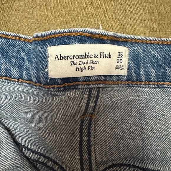 Abercrombie & Fitch The Dad Short High Rise - Picture 3 of 3